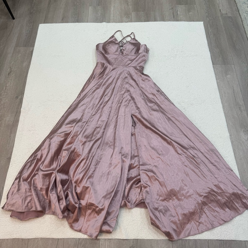 Faviana Glamour Formal Prom Special Occasion Dress Deep Mauve Size 6 - Picture 3 of 8